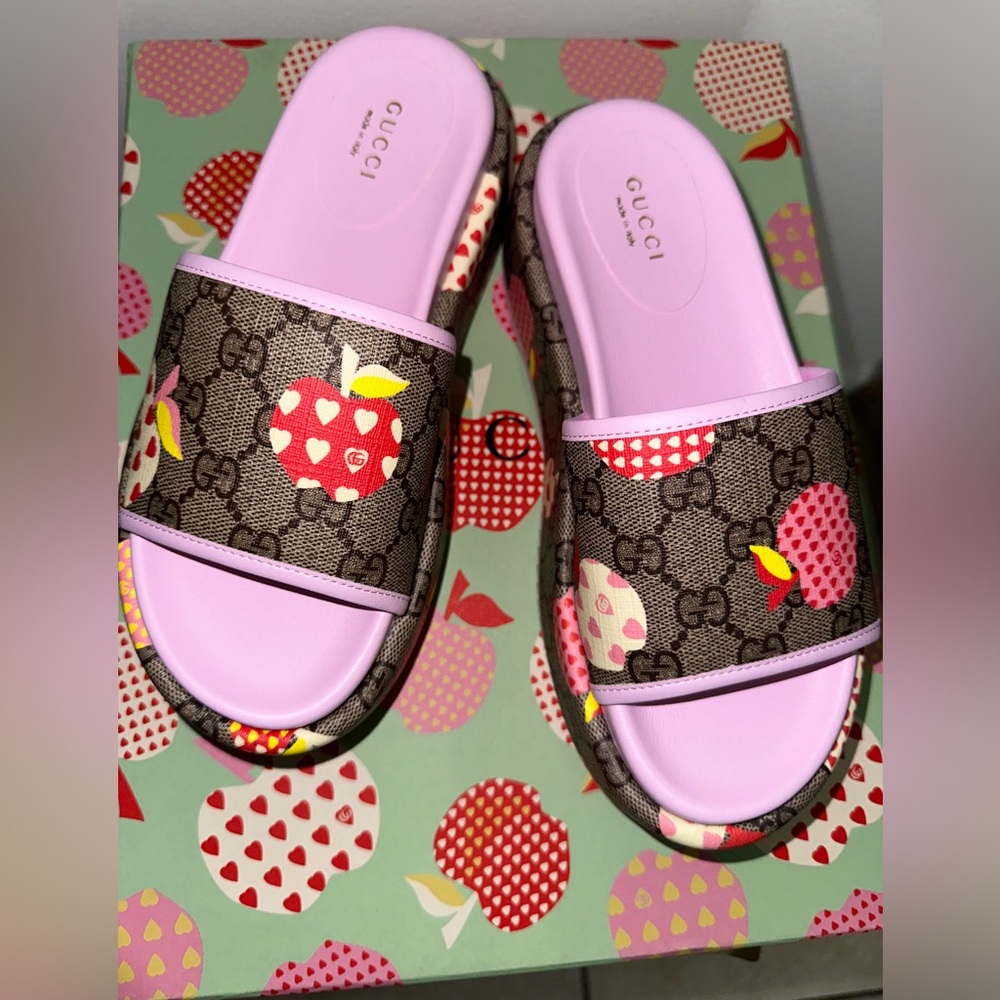 Authentic GUCCI sandals